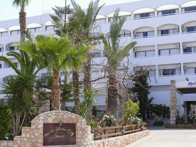 Melini Hotel Suites 普罗塔拉斯 外观 照片